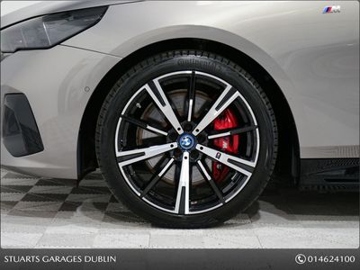2024 BMW i5