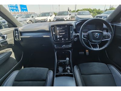 2022 Volvo XC40
