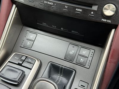 2018 Lexus IS 300h
