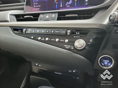 2021 Lexus ES 300h