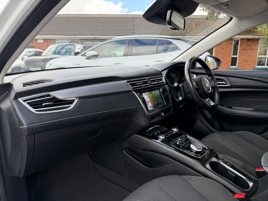2022 MG 5