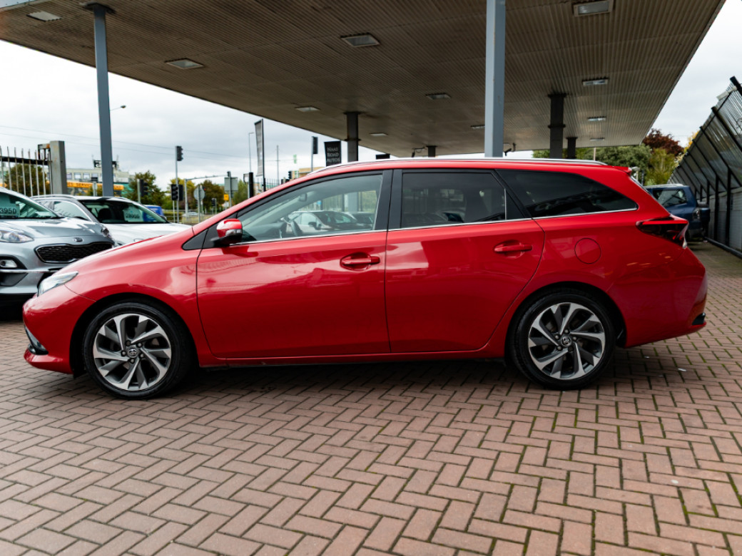 2016 Toyota Auris