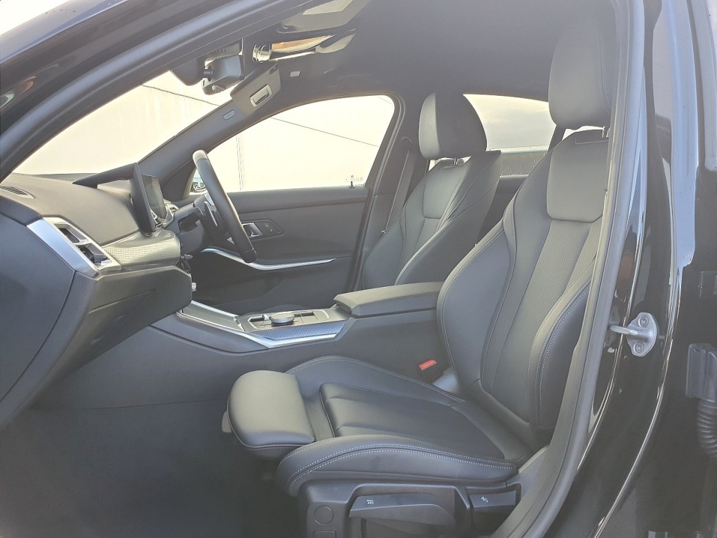 2025 BMW 330