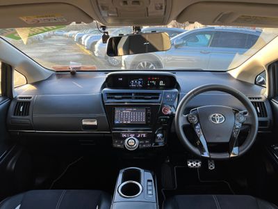 2015 Toyota Prius Alpha