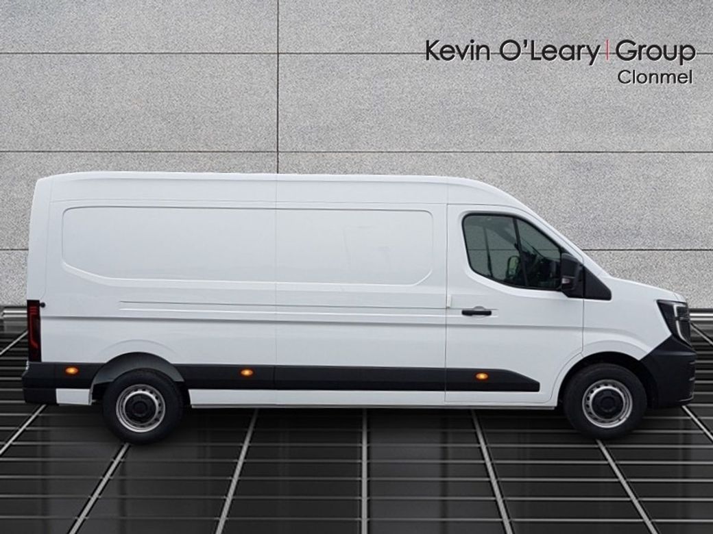 2025 Renault Master