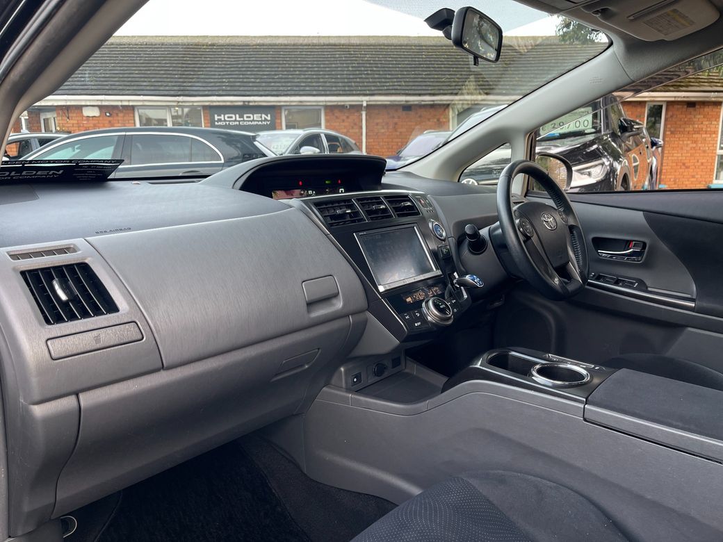 2013 Toyota Prius Alpha