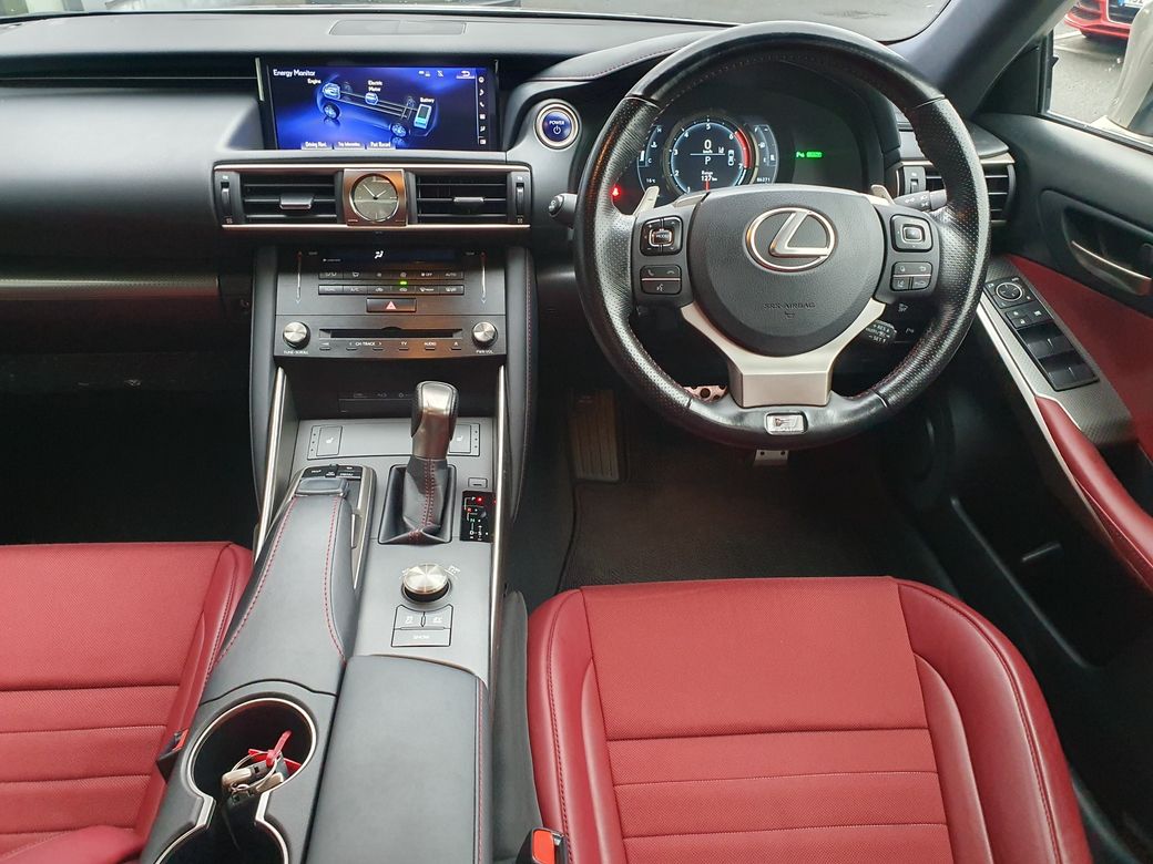 2017 Lexus IS 300h