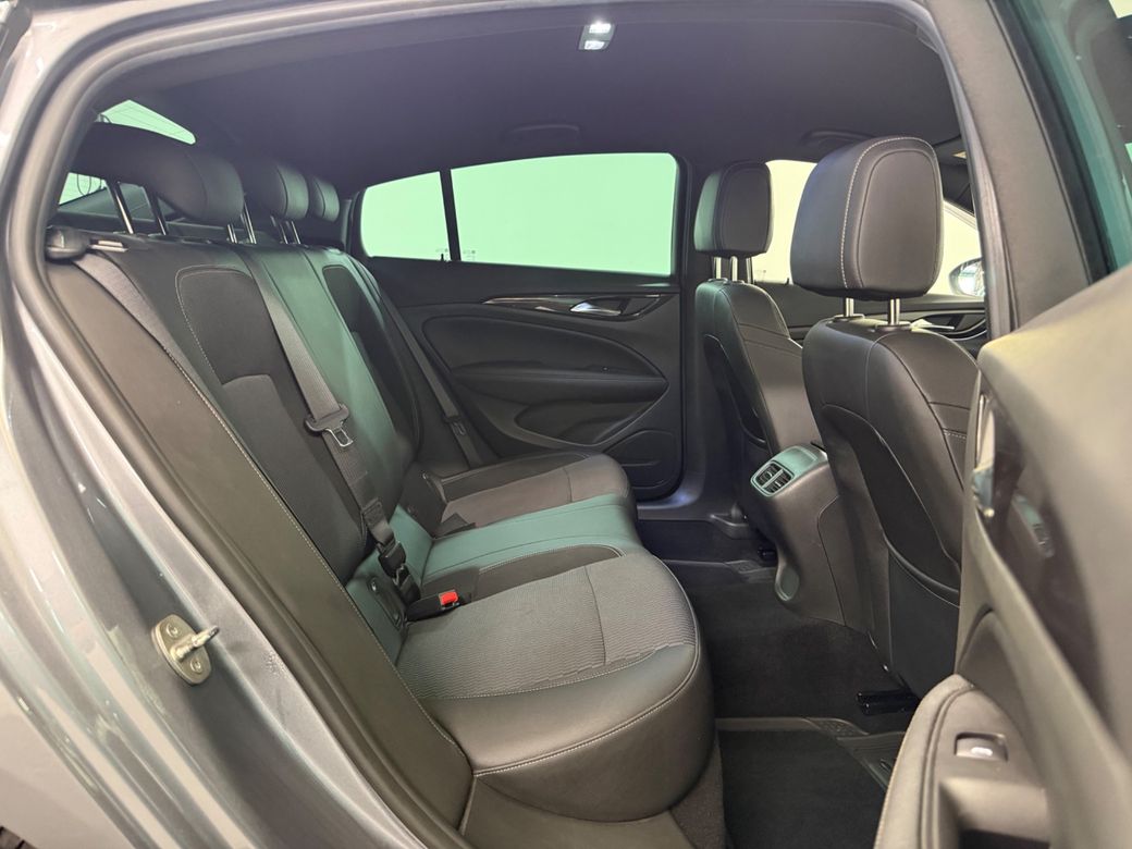 2021 Opel Insignia