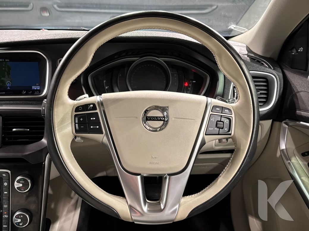 2018 Volvo V40