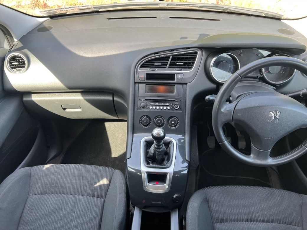 2012 Peugeot 5008