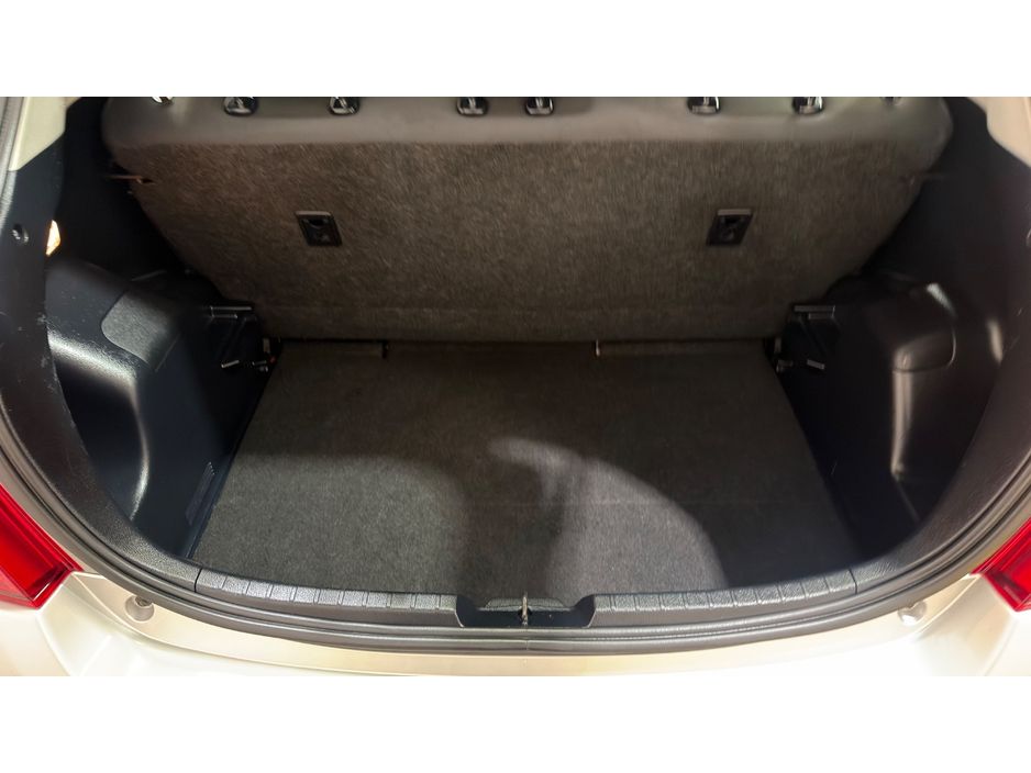 2016 Toyota Vitz