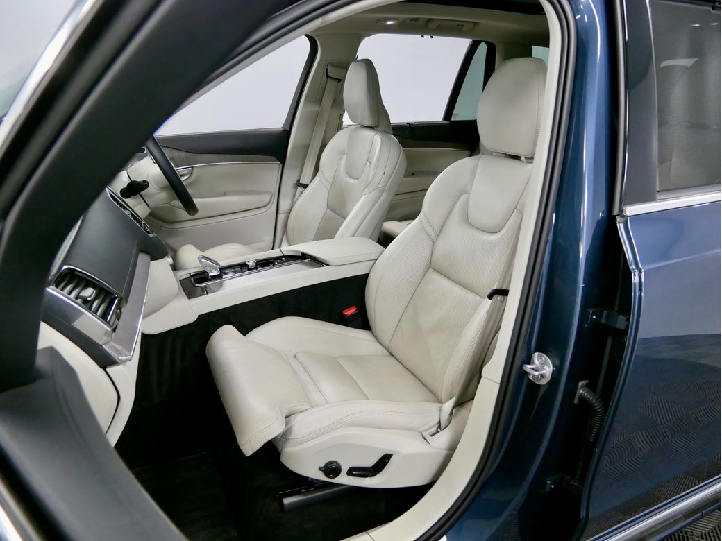 2023 Volvo XC90