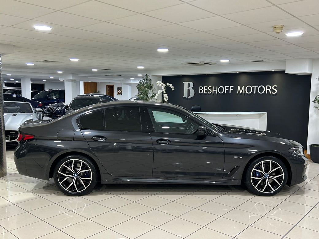 2022 BMW 5 Series