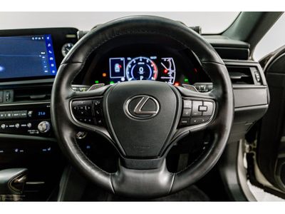 2023 Lexus ES 300h