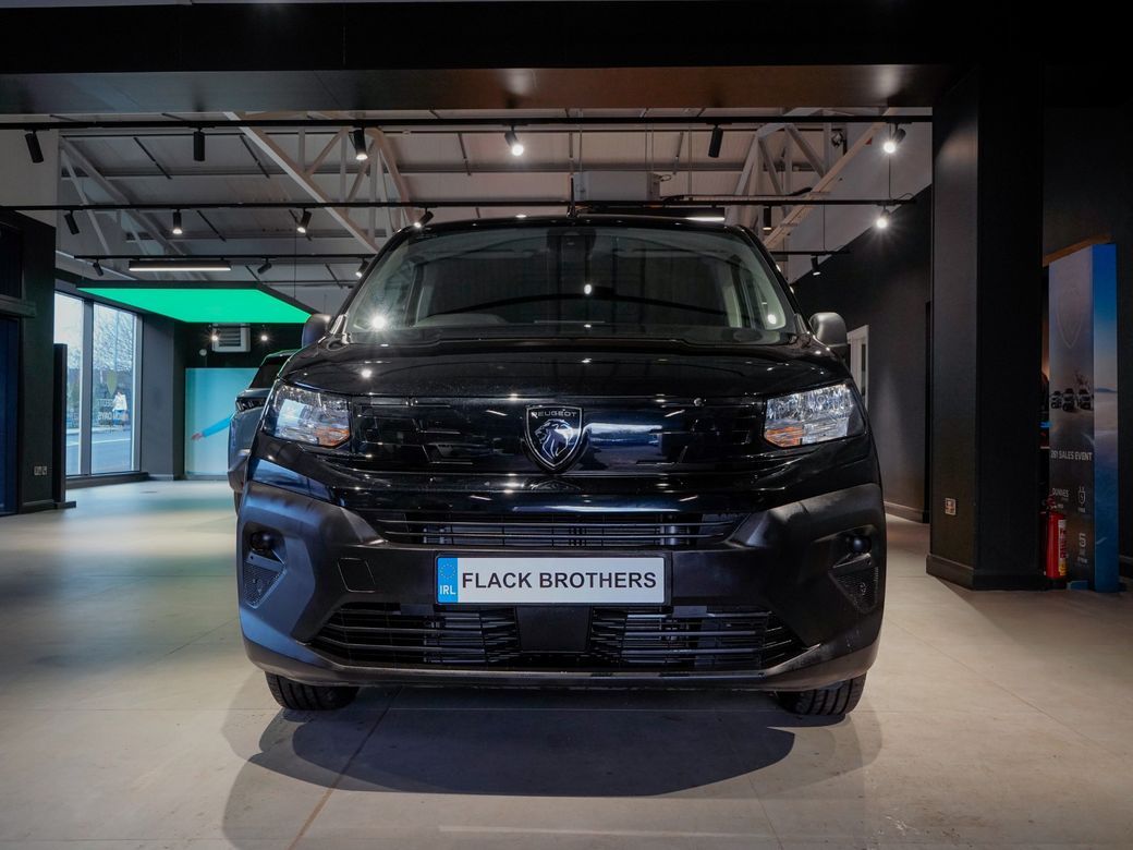 2025 Peugeot Partner