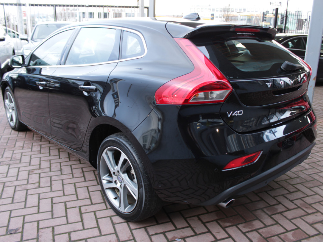 2016 Volvo V40