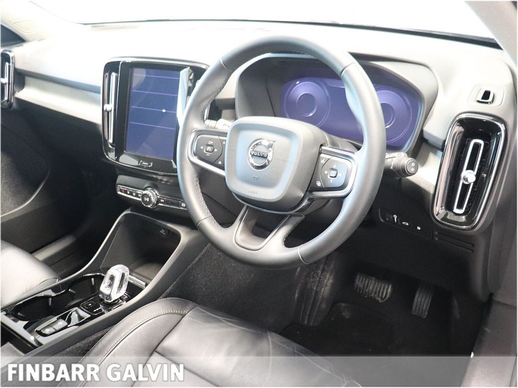 2022 Volvo XC40