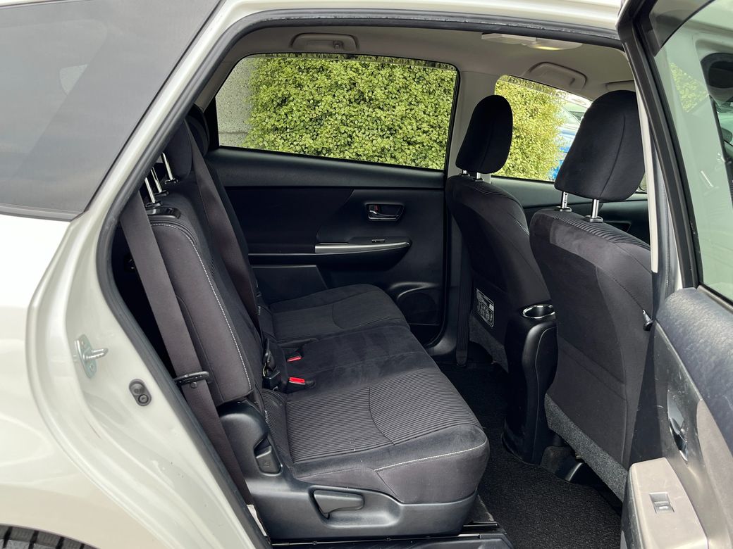 2015 Toyota Prius Alpha