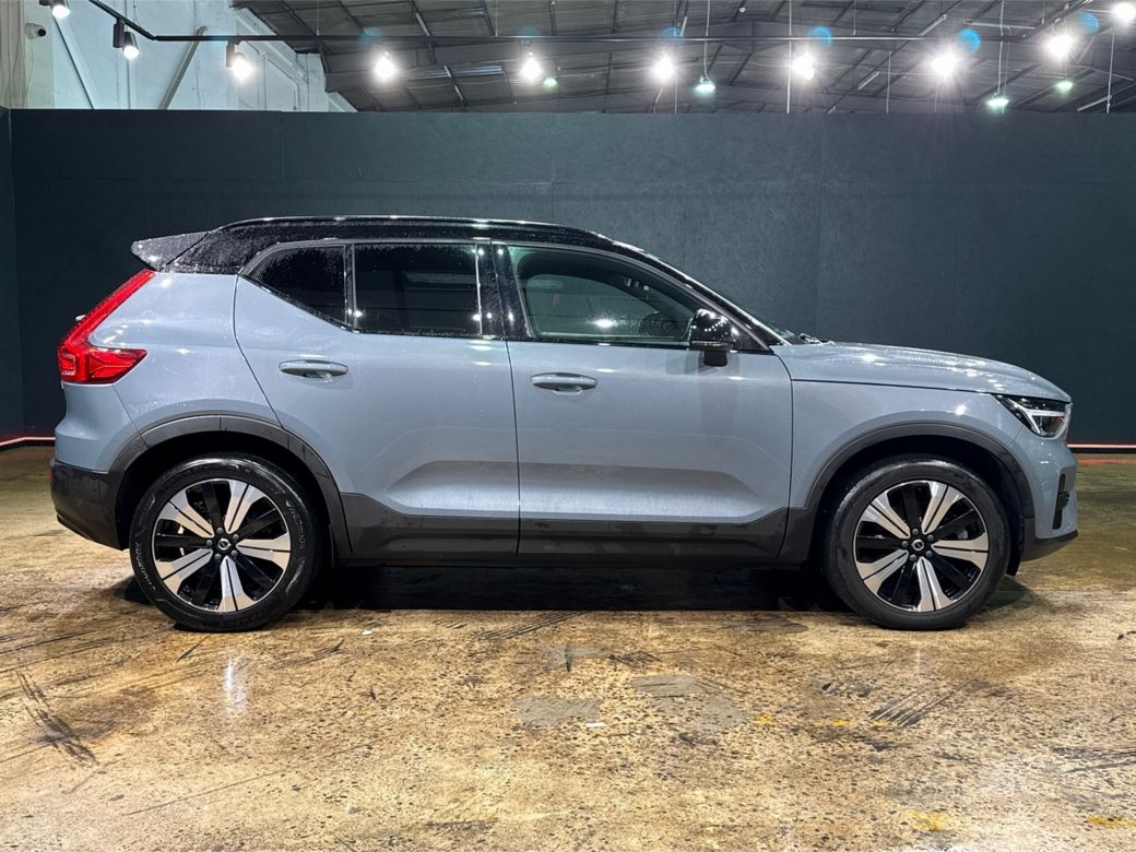 2023 Volvo XC40