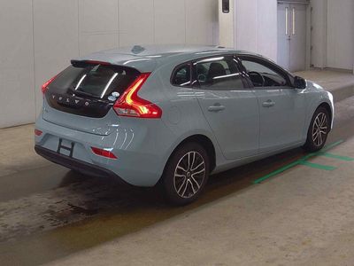2018 Volvo V40
