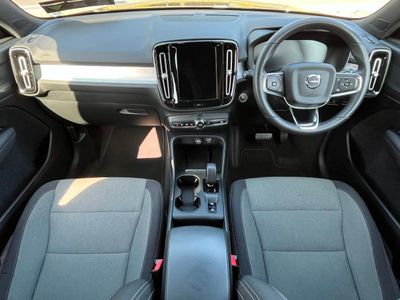 2023 Volvo XC40