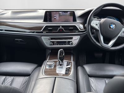 2019 BMW 740
