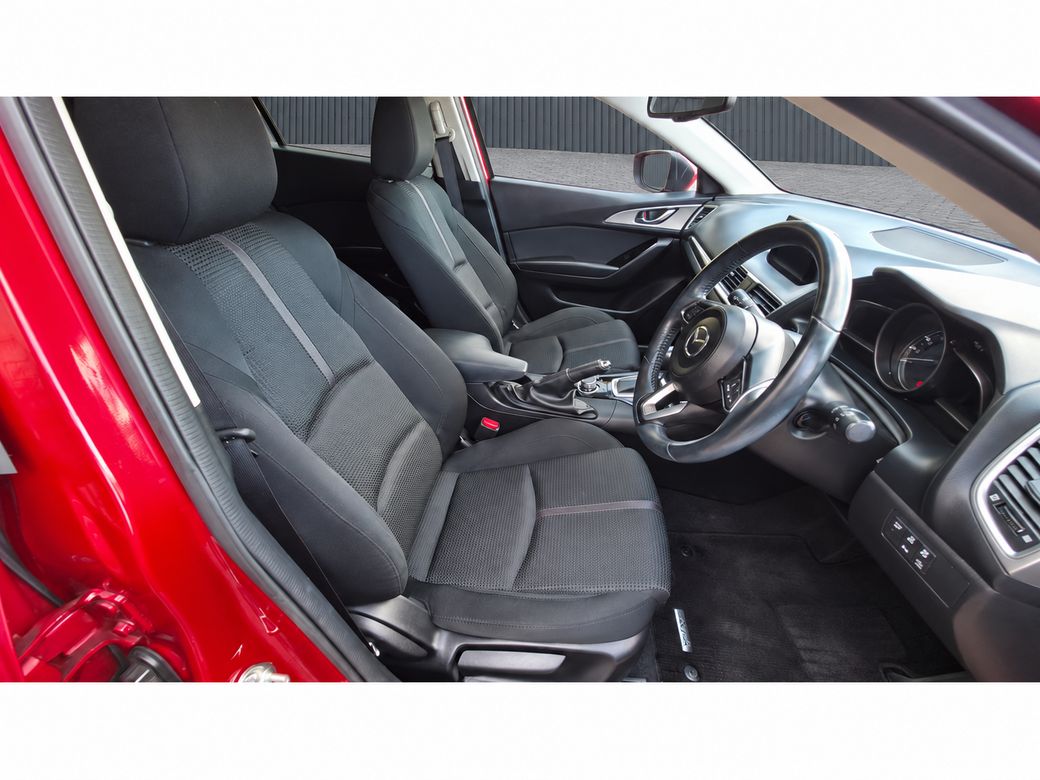 2018 Mazda Axela