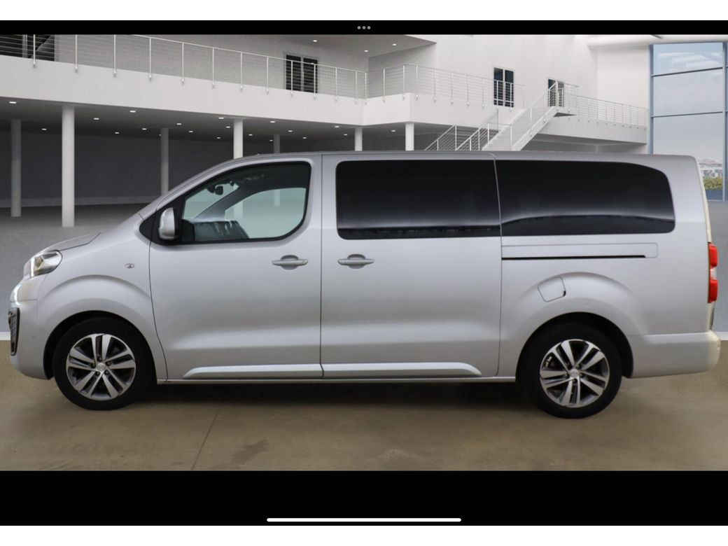 2018 Peugeot Traveller