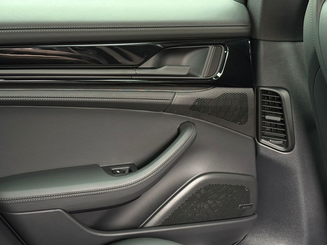 2025 Porsche Panamera