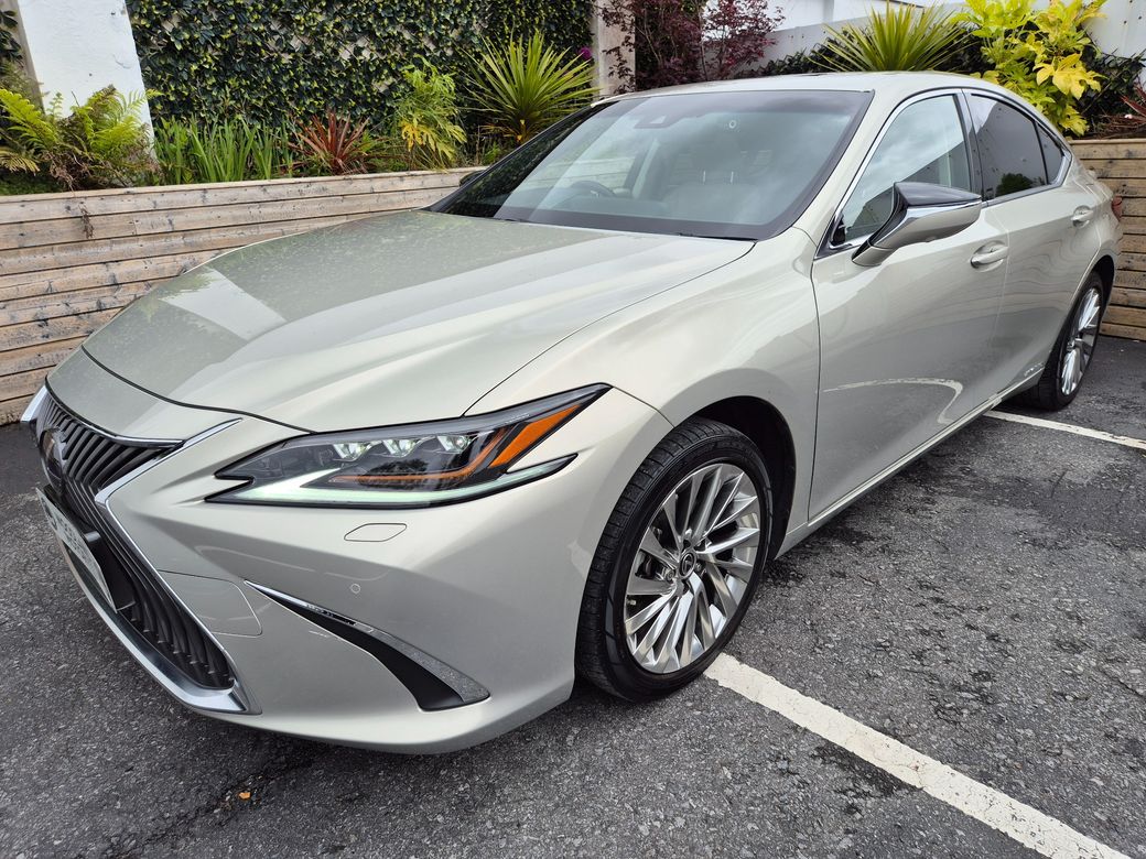 2021 Lexus ES 300h
