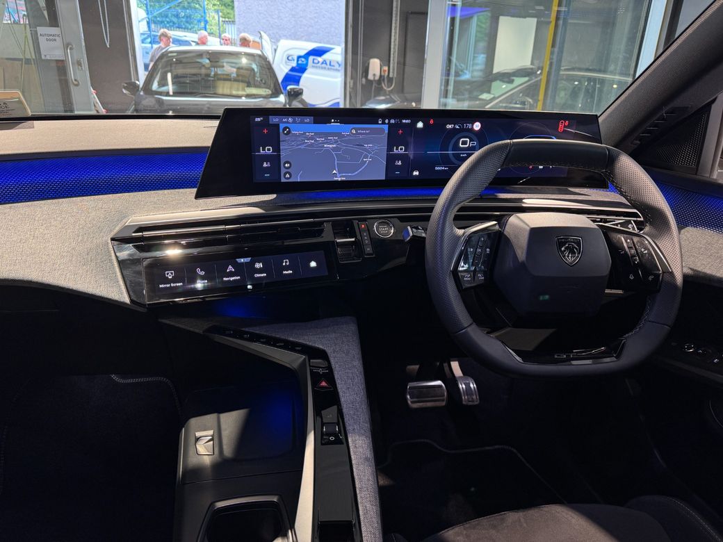 2025 Peugeot 5008