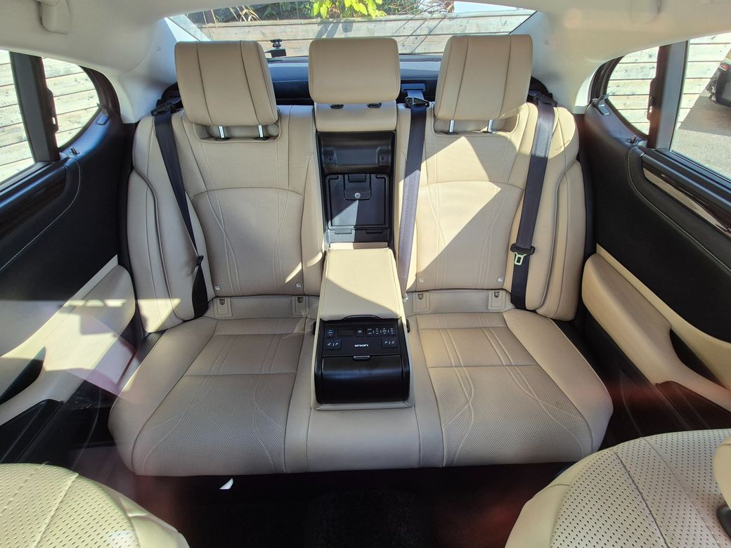2021 Lexus ES 300h