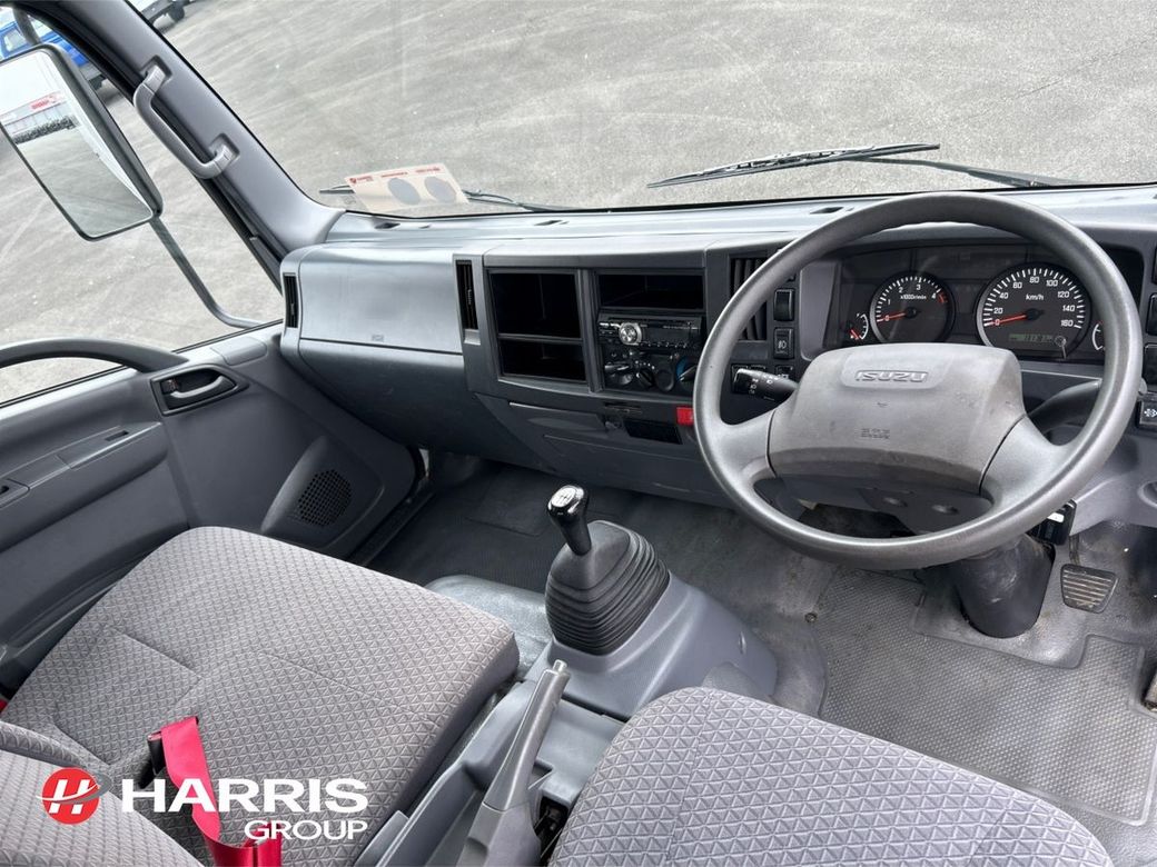 2018 White Isuzu NNR