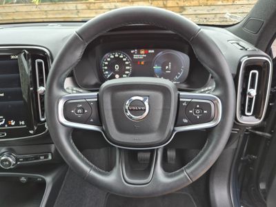 2022 Volvo XC40