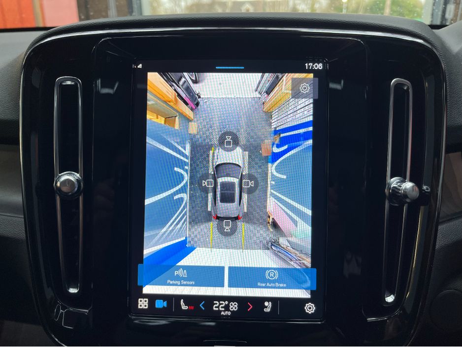2023 Volvo XC40