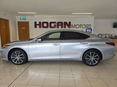 2022 Lexus ES 300h