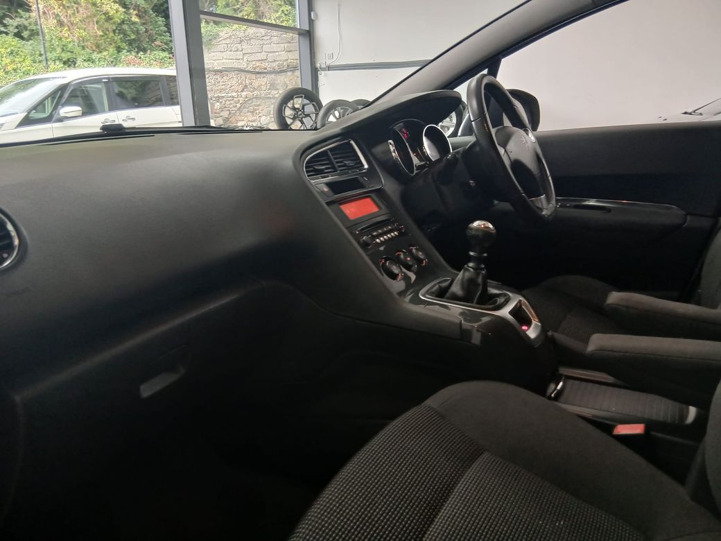 2016 Peugeot 5008