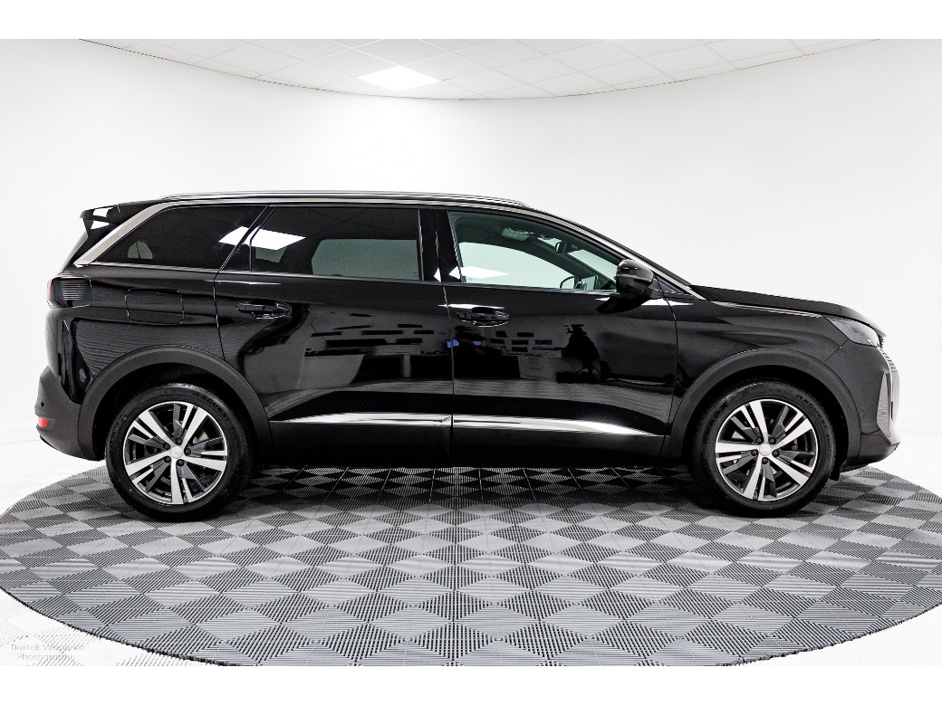 2023 Peugeot 5008