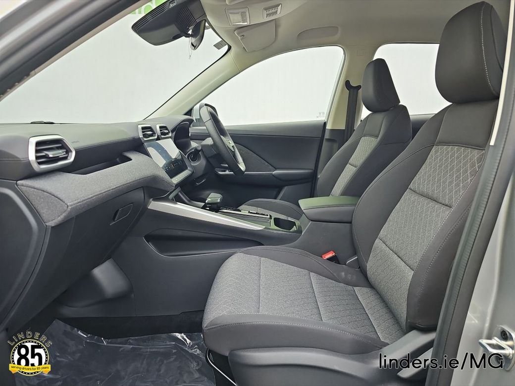 2025 MG ZS