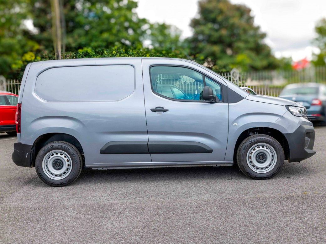 2025 Peugeot Partner