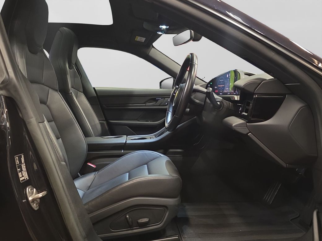 2023 Porsche Taycan