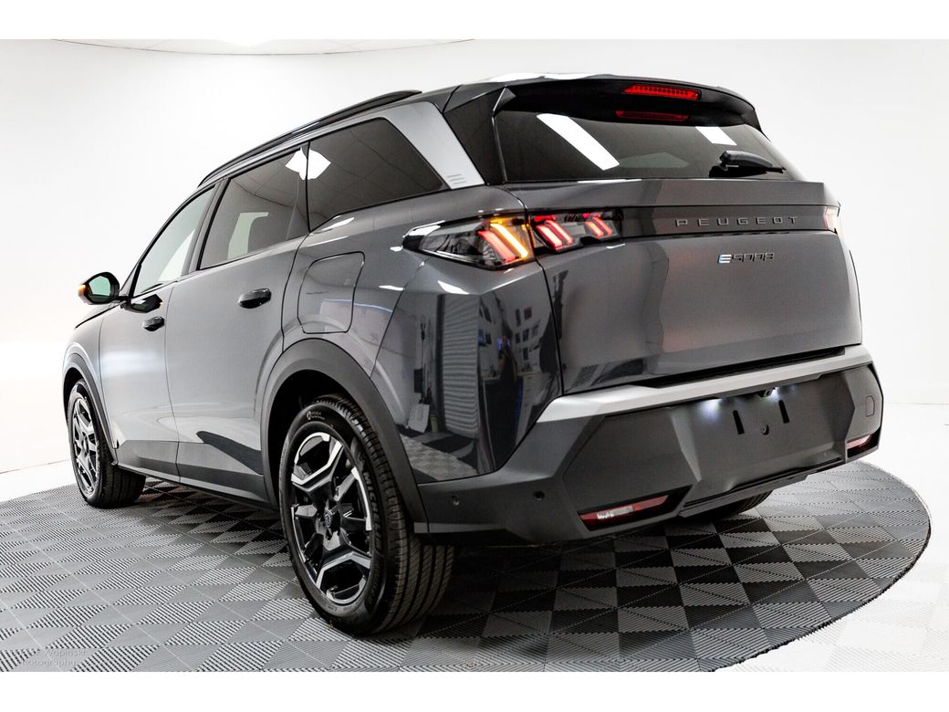 2025 Peugeot 5008