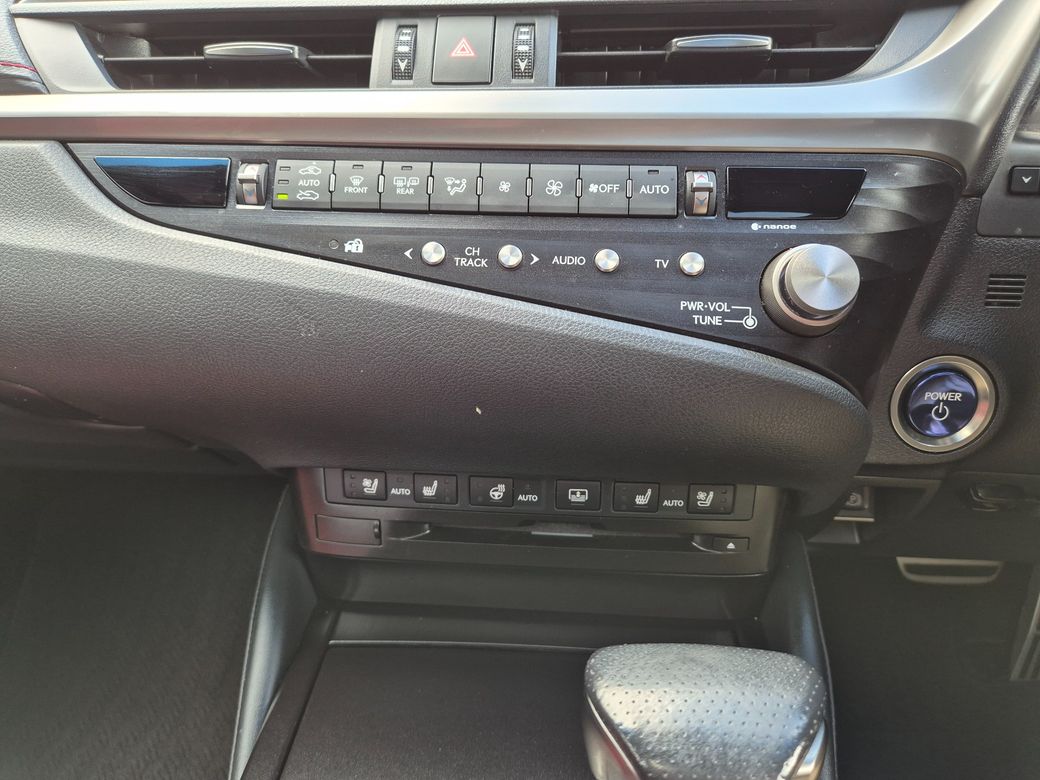 2021 Lexus ES 300h