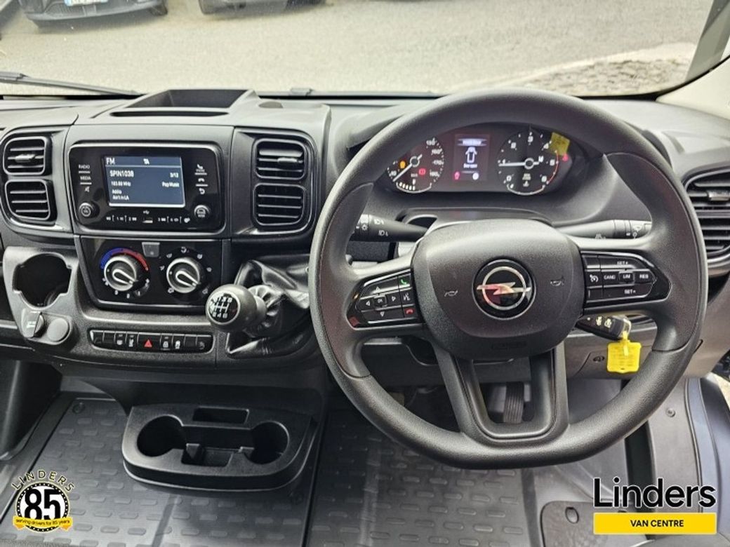 2025 Opel Movano