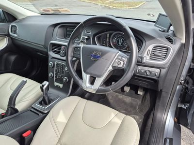2016 Volvo V40