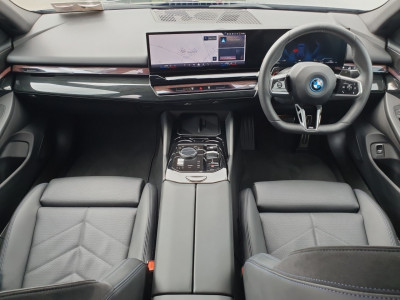 2024 BMW 530