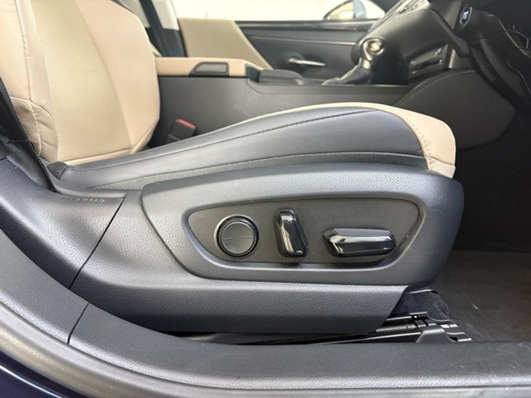 2020 Lexus ES 300h