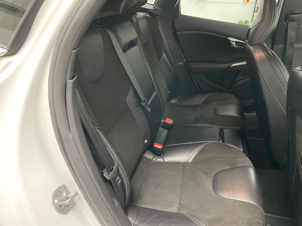 2016 Volvo V40