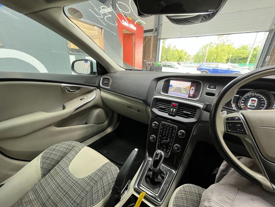 2019 Volvo V40