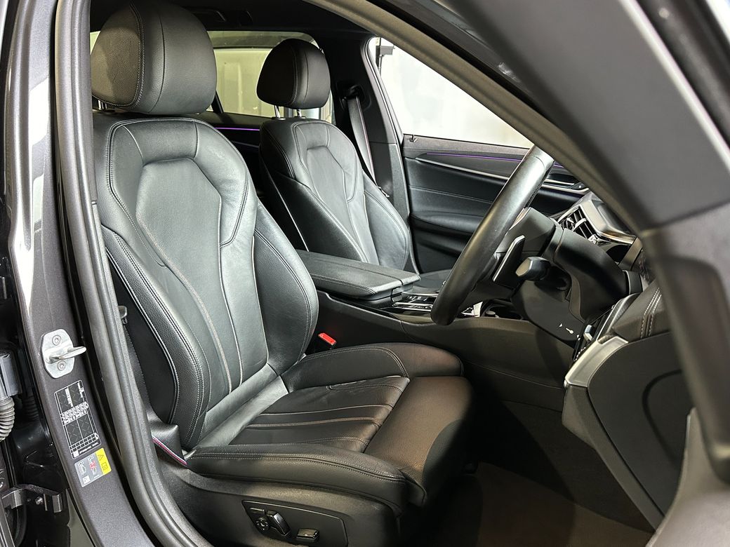 2021 BMW 530